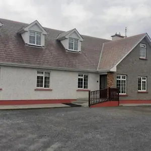  Holiday home Spacious 6-bed House 10 Minutes From Knock Airport Ireland